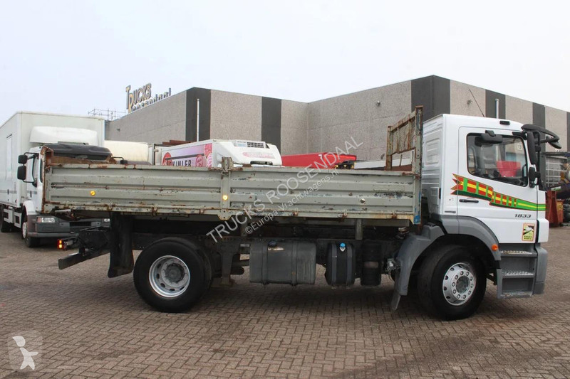 شاحنة Mercedes 1833 + Open cargo bed + manual