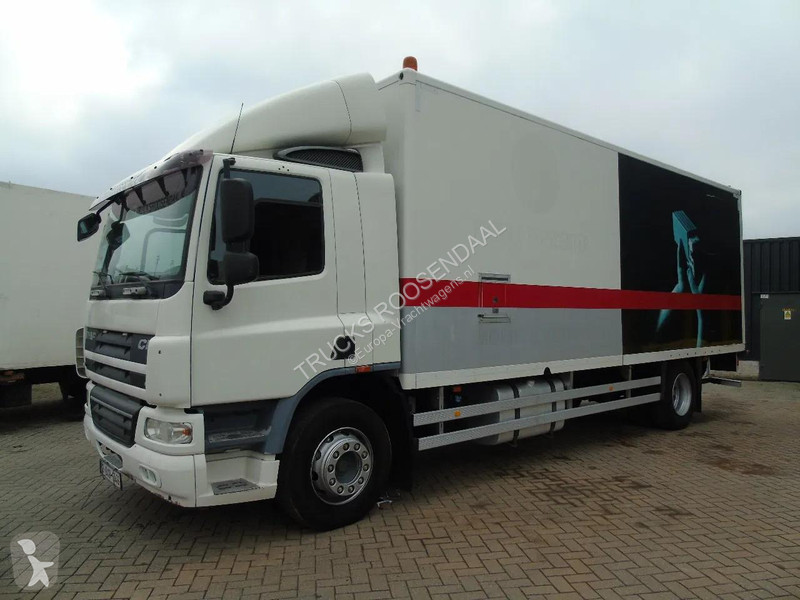 شاحنة DAF 65220 + LIFT