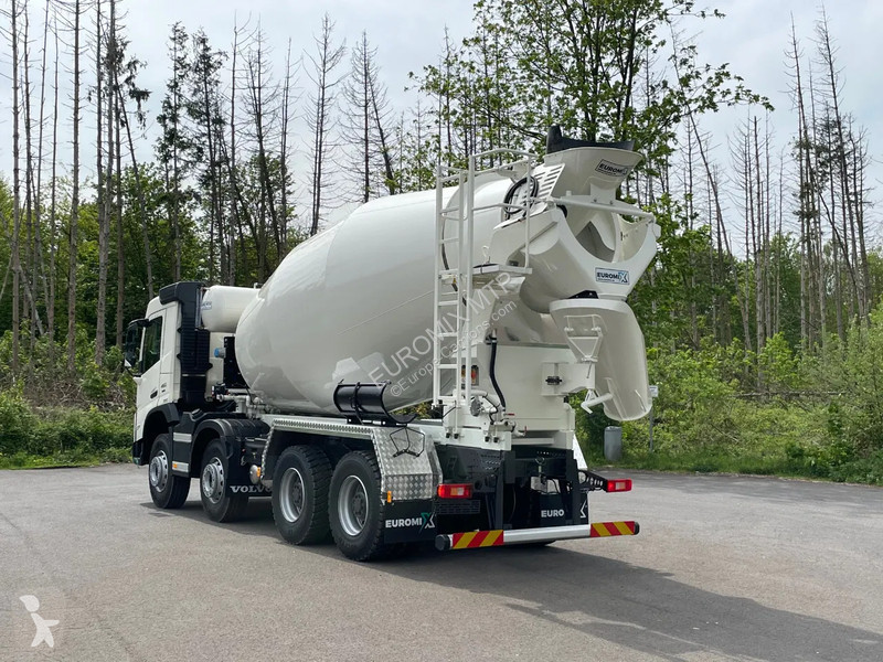 شاحنة Volvo 500 Volvo  500 8X4 Retarder...