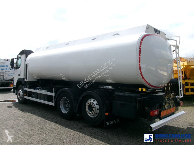شاحنة Volvo 380 6X2 fuel tank 20.6 m3 / 4 comp