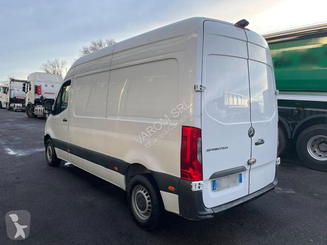 Грузовик Mercedes SPRINTER