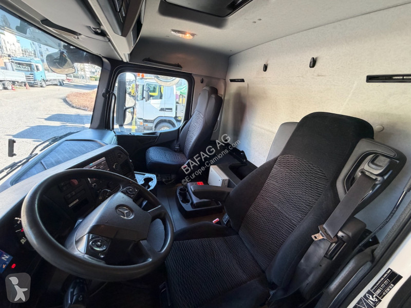 Camion Mercedes arocs 4446