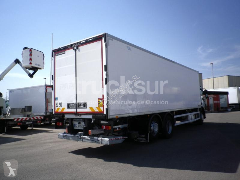 شاحنة Renault ejes 6x2*4 D320