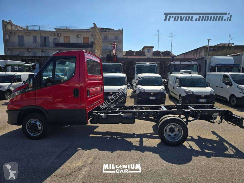 Veicolo commerciale Iveco 35-21