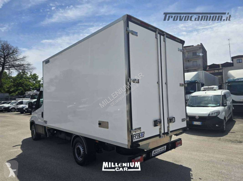 Furgoneta Iveco 35-18 CELLA FIORI (2019)