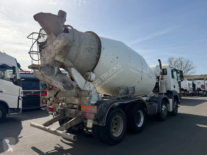 شاحنة MAN 32.400 8X4 Euro 6 9 M3 Liebherr