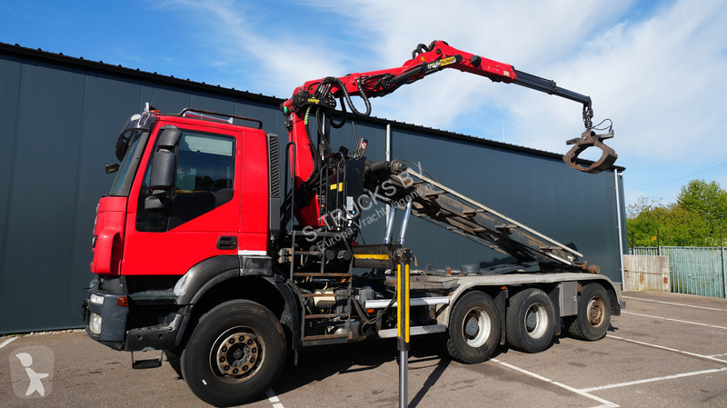 شاحنة Iveco 410 8x4 Cable system with Crane