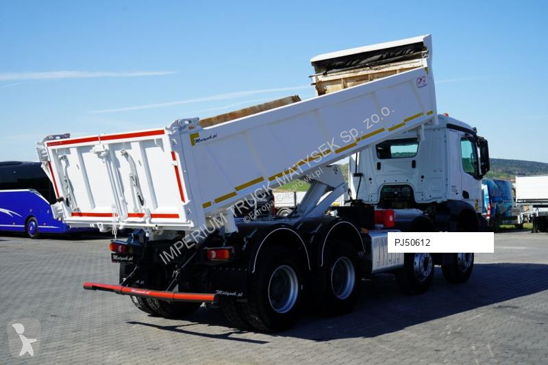 شاحنة Mercedes AROCS 3243 / 8x4 / WYWROTKA...