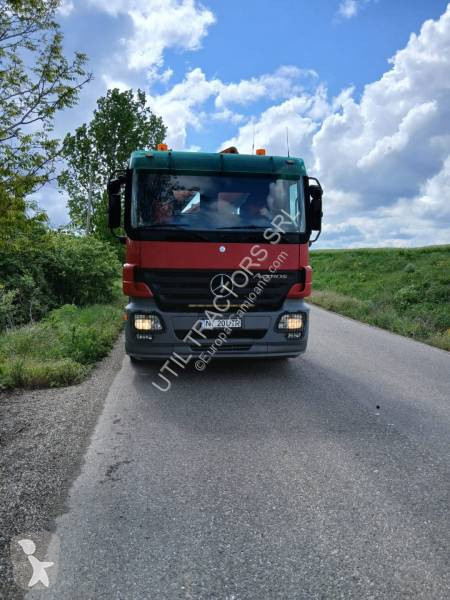 Nosič strojů Mercedes