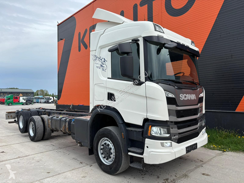 شاحنة Scania P410 4x4+2 HYDRAUICS / FRONT AXE 9T