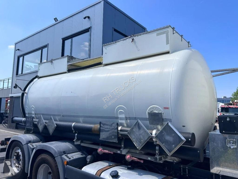شاحنة MAN 26.560 6X2 EURO 6 - 11.500L VACUUM...