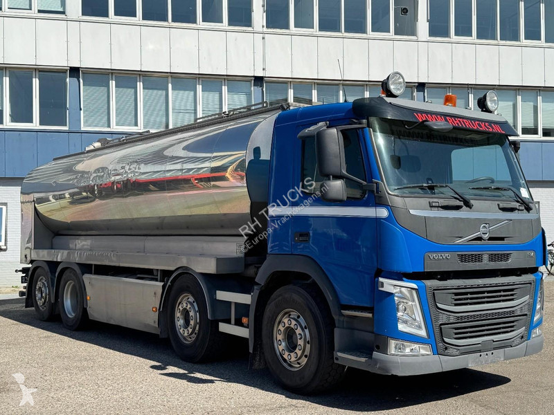 شاحنة Volvo 460 8X2 EURO 6 + INOX TANK