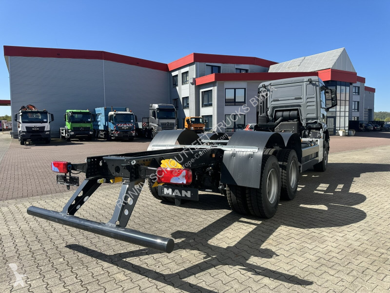 Camion MAN TGS 33.540 6x6 BB CH TGS 33.540 6x6...