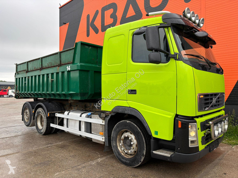 شاحنة Volvo 480 6x2*4 BOX L=5211 mm