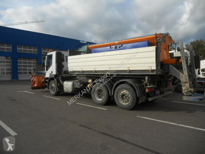 شاحنة Iveco + Anhänger + Schiebenschild +...
