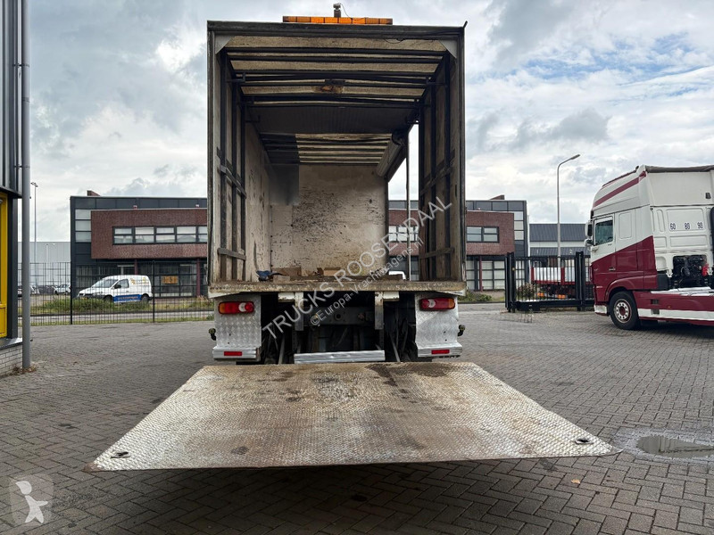 شاحنة Volvo 12240 + Leaf Suspension + Loadlift...