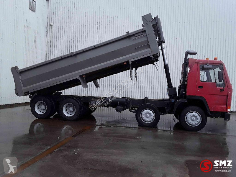 شاحنة Volvo 320 8x4