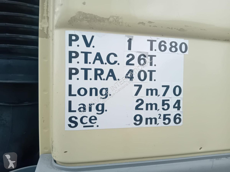 شاحنة Mercedes 2636