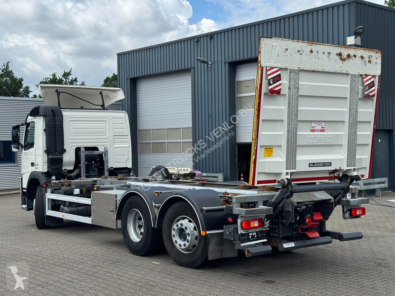 شاحنة Volvo 330 6x2*4 BDF + Lift Only 309Tkm!...