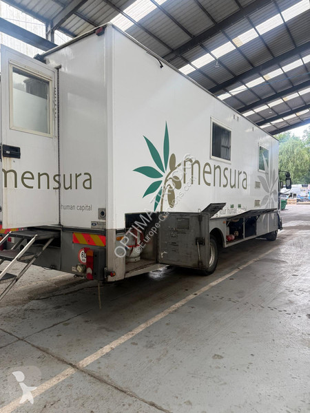 شاحنة Renault 220 MEDISCHE VRACHTWAGEN /CAMION...
