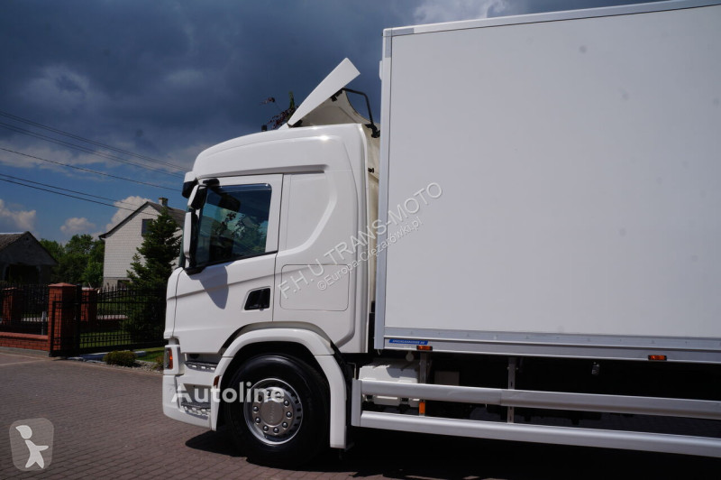 Камион Scania P 450 6x2 CHŁODNIA KONTENER 8.45...