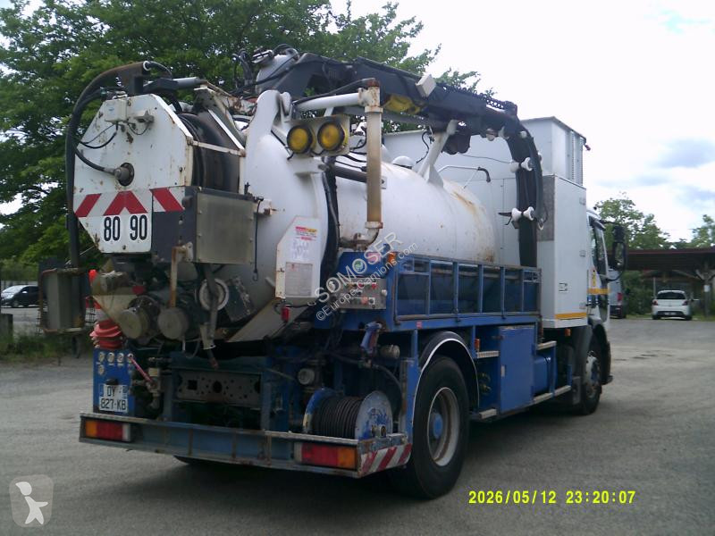 آلة لصيانة الطرق Renault 300.19