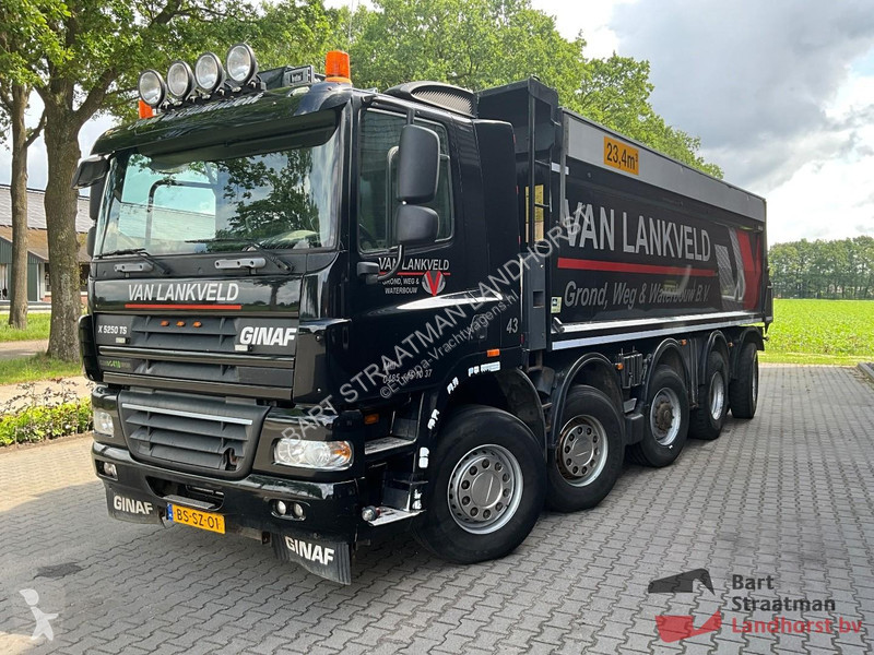 Lastbil Ginaf X5250 TS 10x4 met geisoleerde...