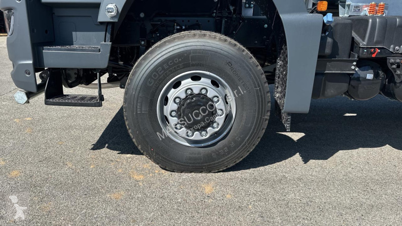 شاحنة MAN TGS 33.520 6X6