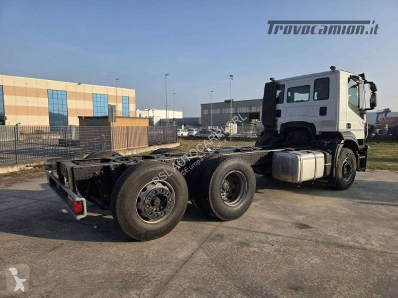 Camion Iveco AD 260S33 Y/PS