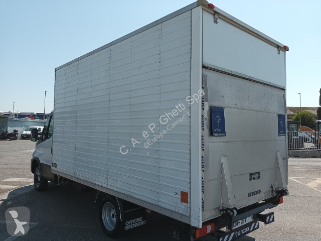 شاحنة Iveco Daily 35C14