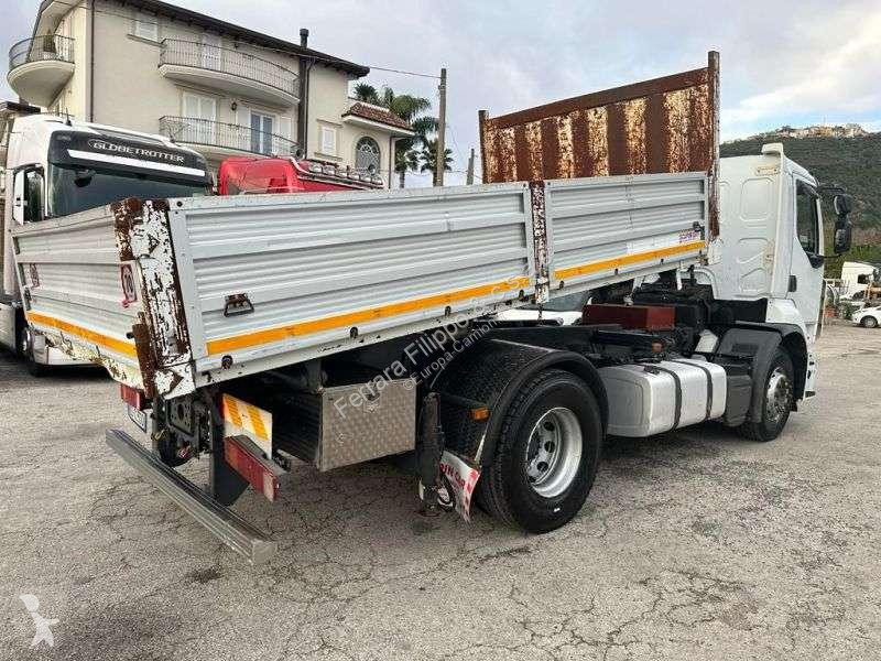شاحنة Renault 330