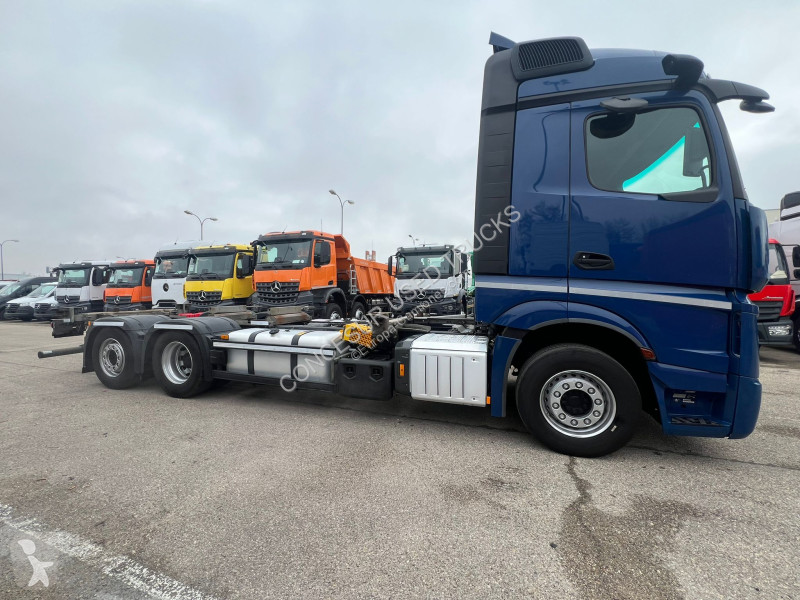 شاحنة Mercedes  2553 L BDF