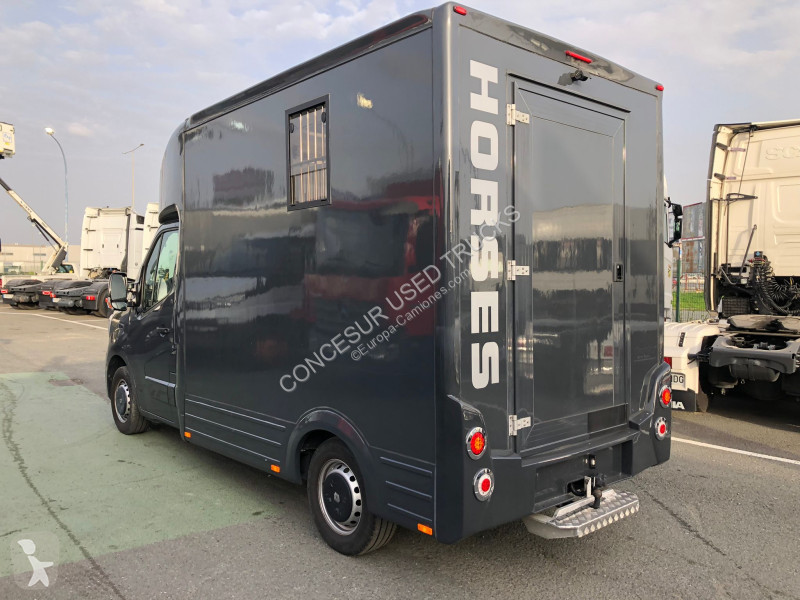 شاحنة Renault  2.3  180 c.v.  FURGON PARA 2...