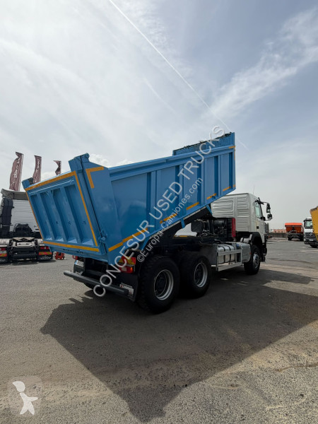 شاحنة Volvo  DUMPER