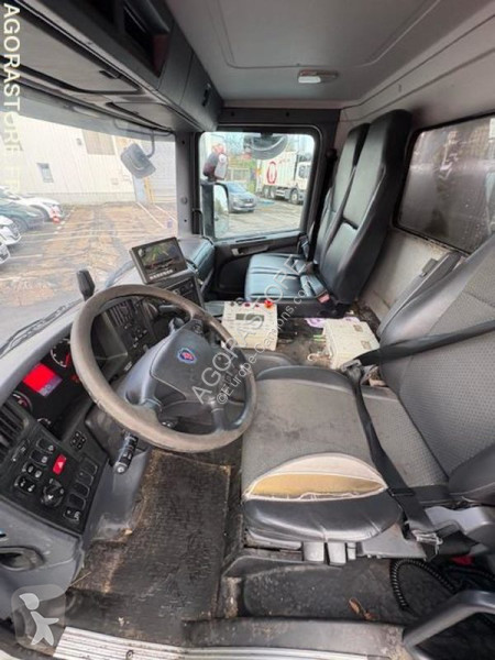 Vehículo de limpieza viaria Scania P280
