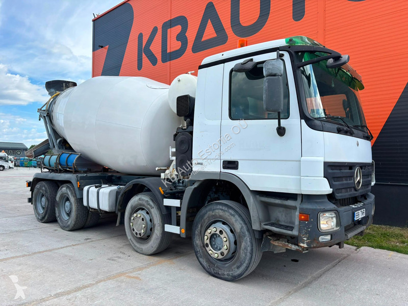 شاحنة Mercedes 3244 8x4 CIFA SL 9 m3