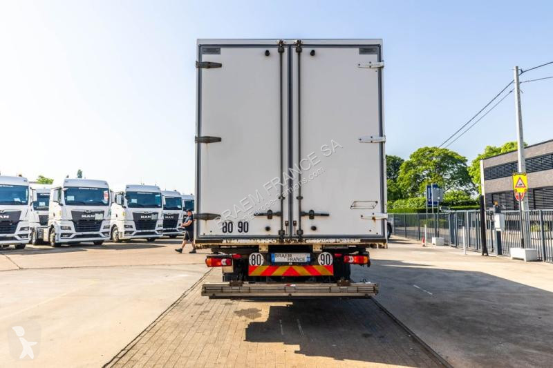 Lastbil Renault  D19 WIDE 320+HAYON BAR 2 T.