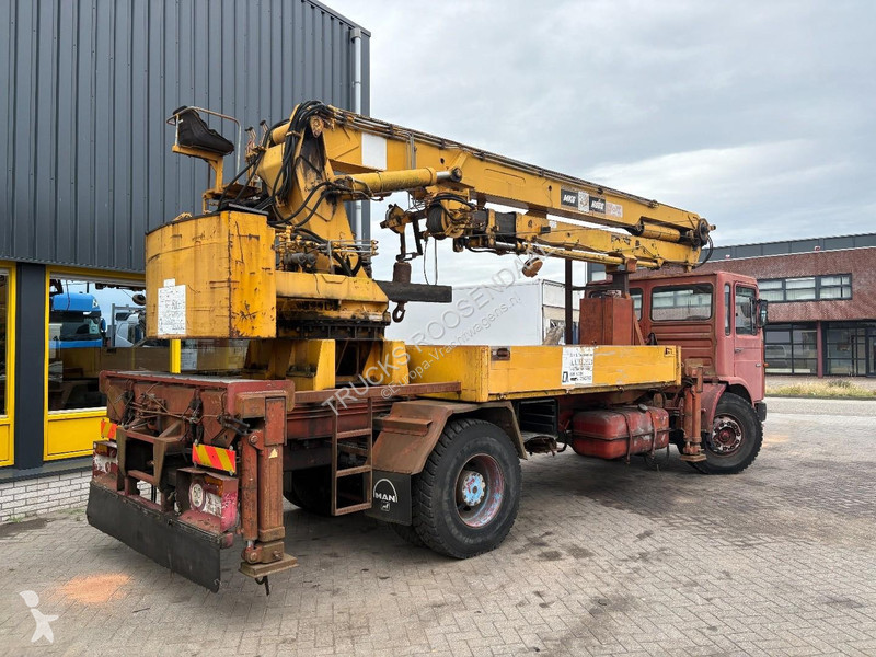 شاحنة MAN f8 + 6 CYLINDER + MANUAL + MKG 22METER