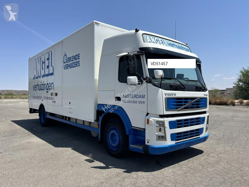 Camion Volvo FM 300 Furgon Mudanzas solo...