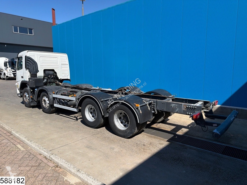 Lastbil Volvo 8x4, Euro 5, PTO, Steel spring...