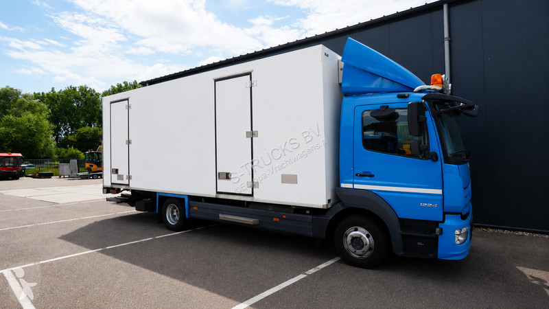 شاحنة Mercedes 1224 frigo truck meat hooksystem...