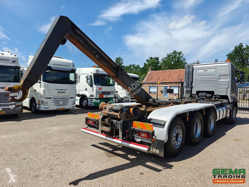 شاحنة Volvo 500 8x4/4 Sleeper Cab Euro5 - Hiab...