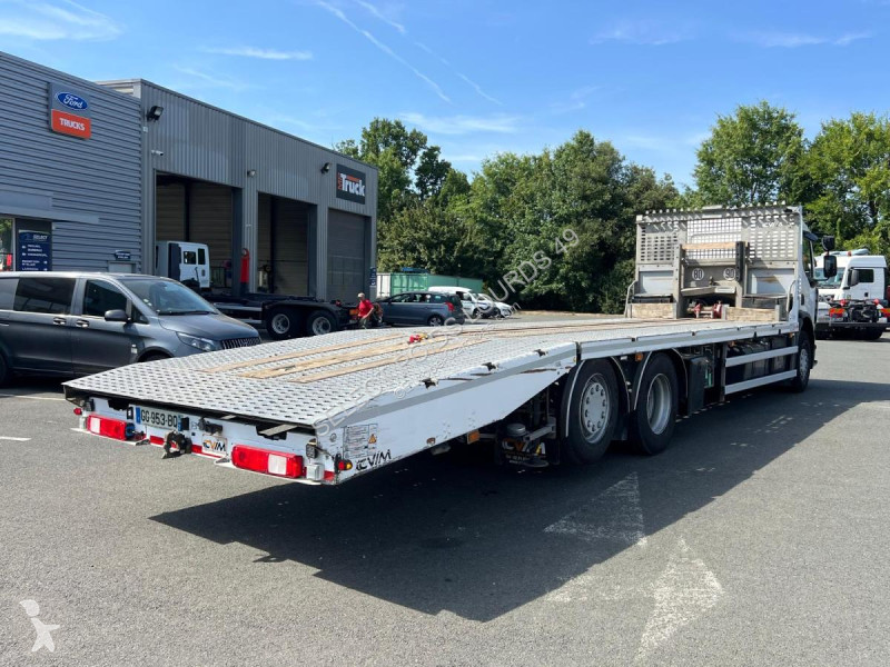 شاحنة Renault 320 6X2