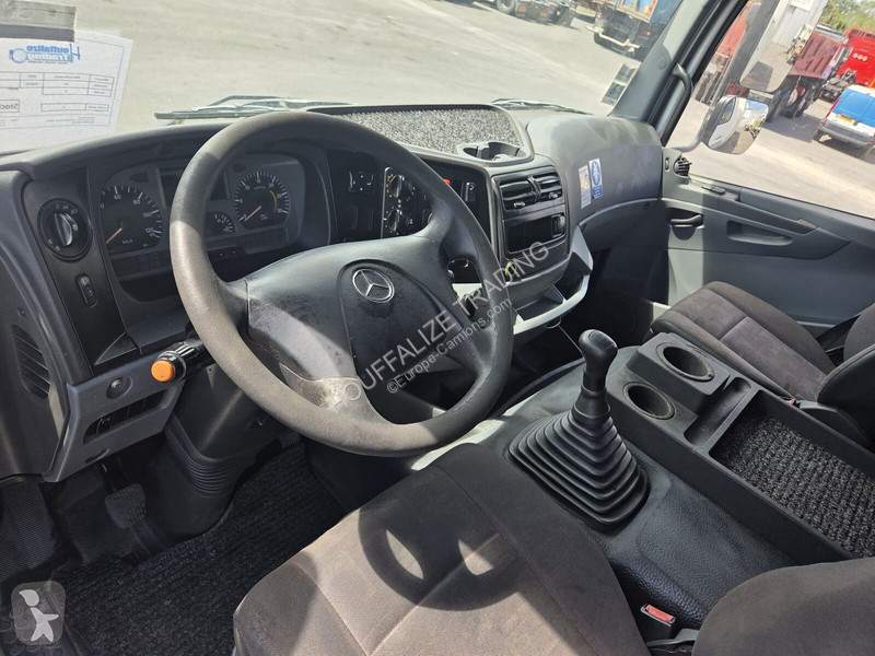 شاحنة Mercedes 1829