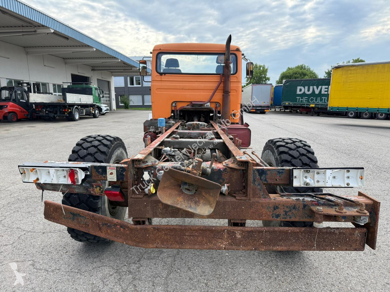 شاحنة Iveco   170-23 - Fahrgestell - V8 - nicht...