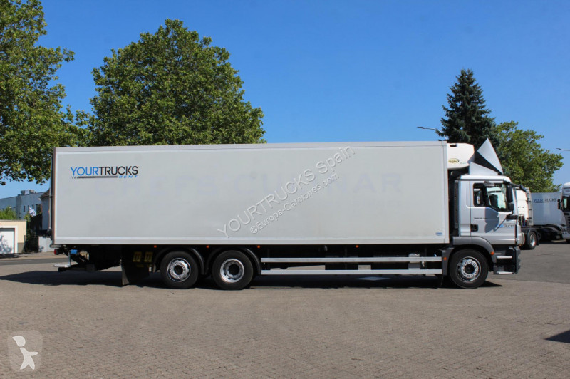 شاحنة MAN   26.340 E6  CS1250...