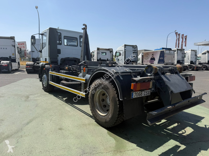 شاحنة Iveco  180E28
