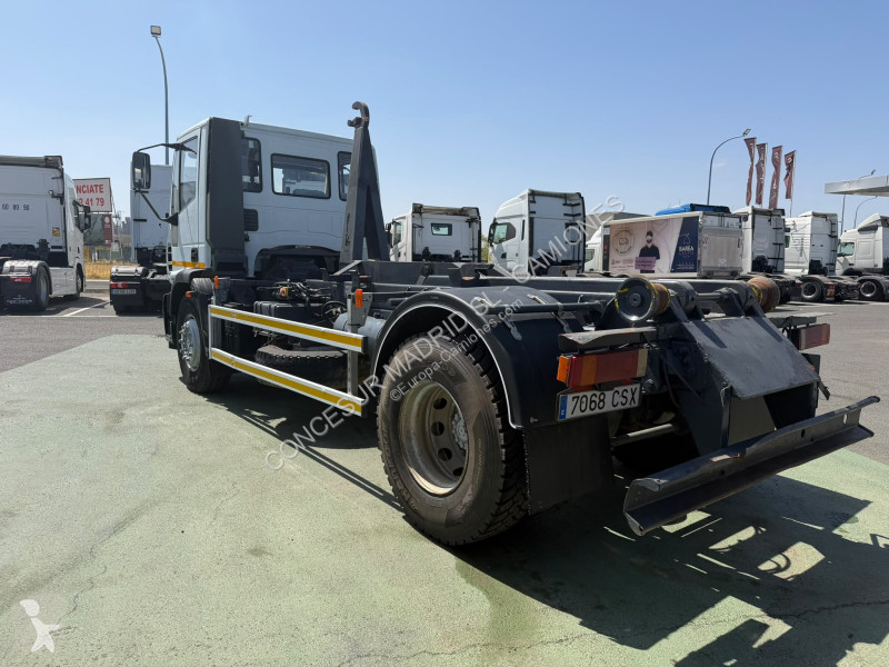 شاحنة Iveco  180E28