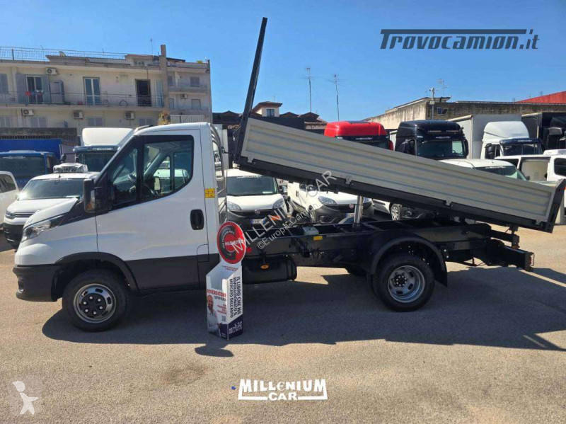 شاحنة Iveco 35-14 RIBALTABILE TRILAT 2022