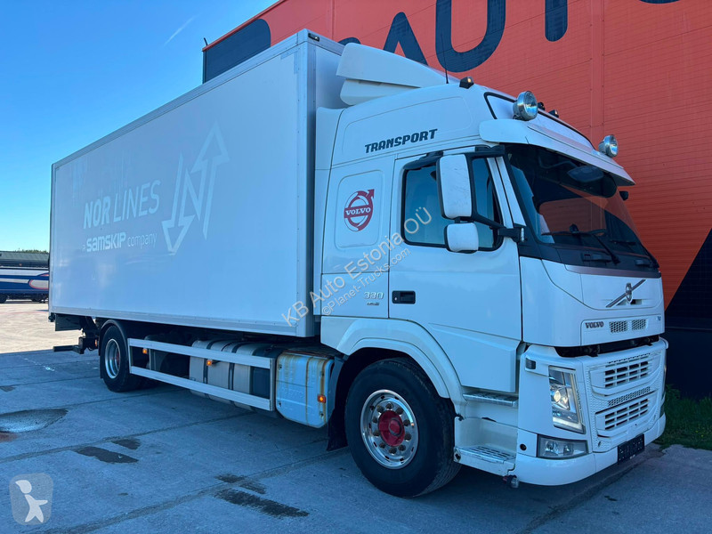 شاحنة Volvo 330 4x2 BOX L=7647 mm
